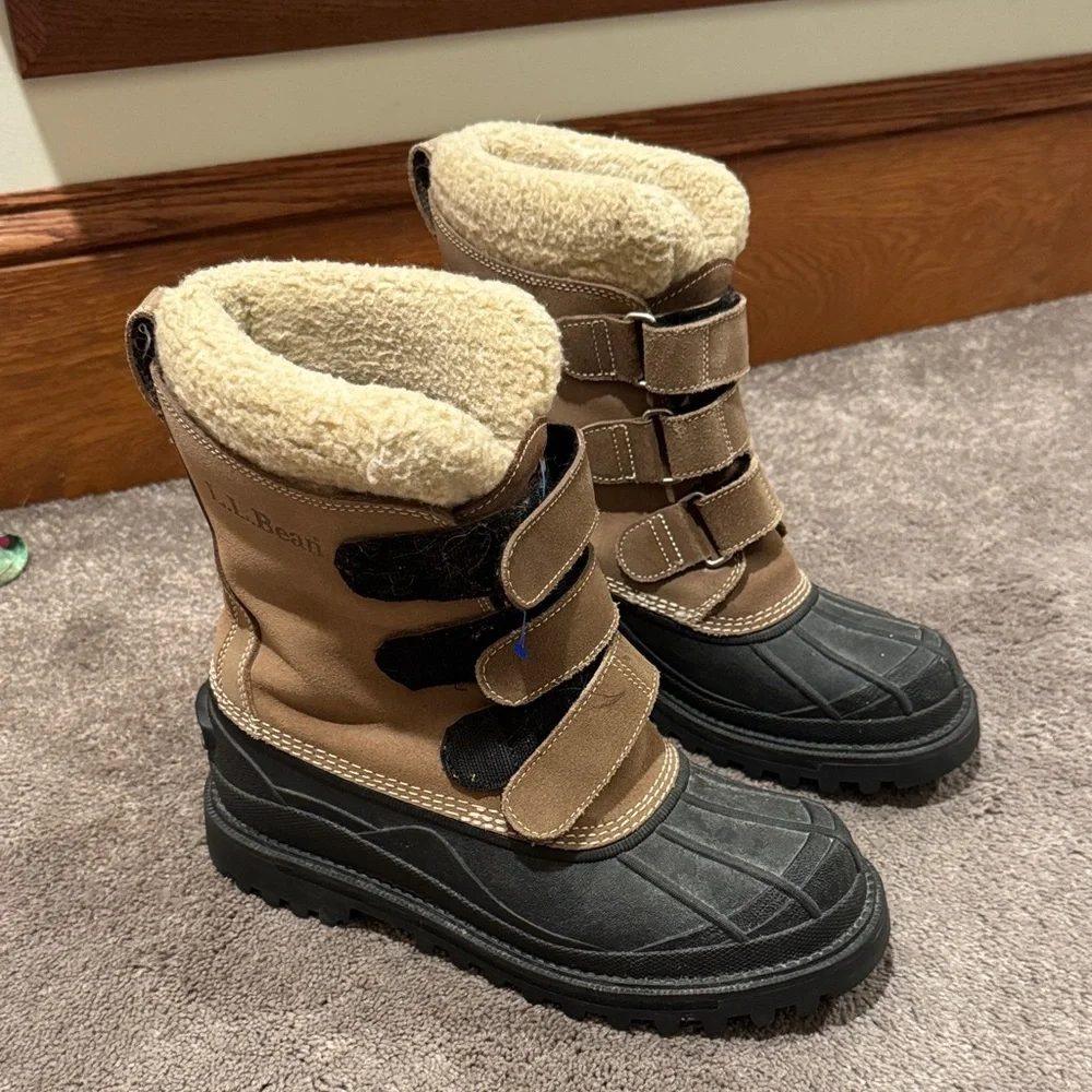 L.L. Bean Shearling Lined Duck Boots Tan Black Winter Snow Boots SIZE 9M